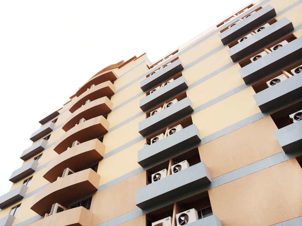 Grand Living Place Bangkok Luaran gambar